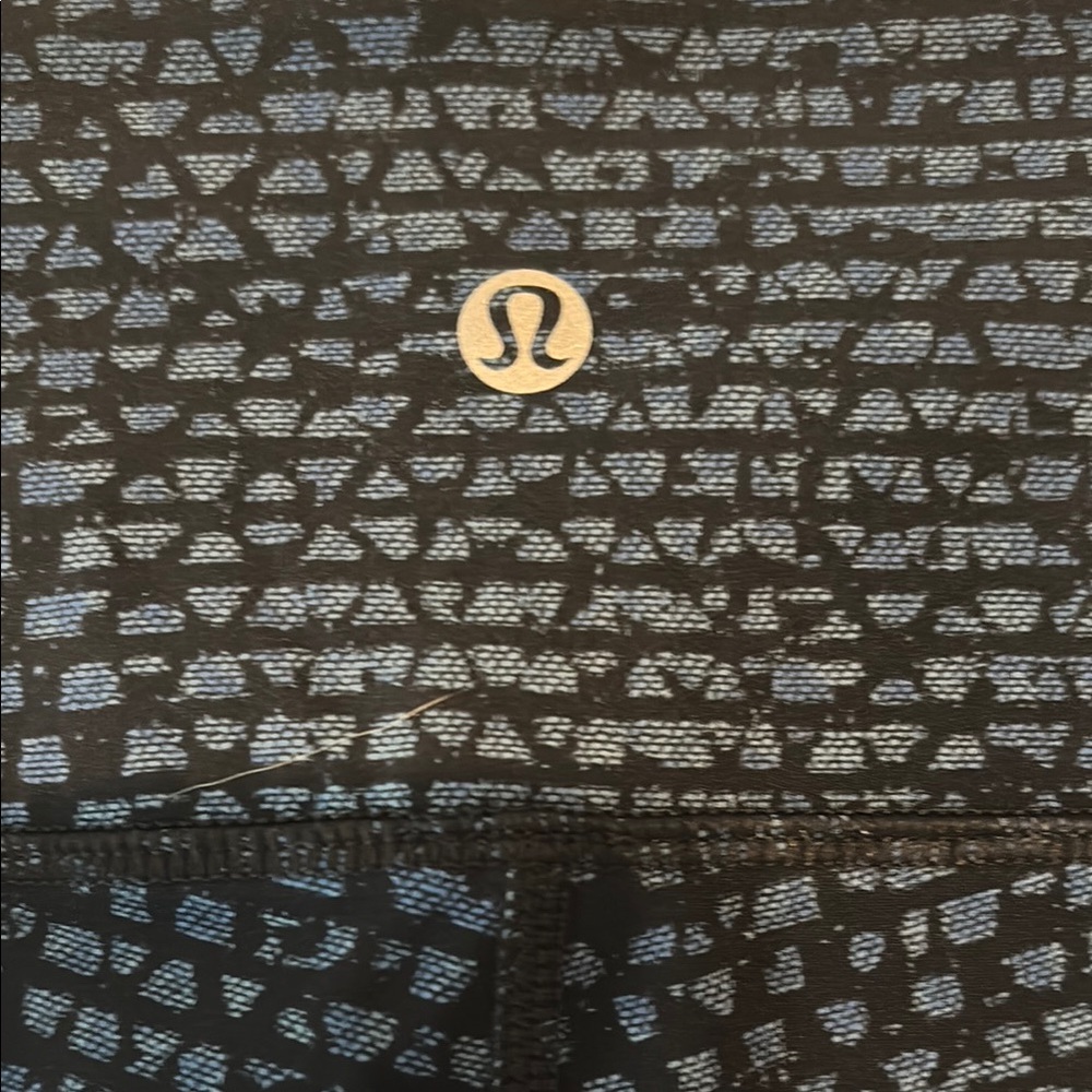 Lululemon Women's Blue & Black Cropped leggings 7/8 length
